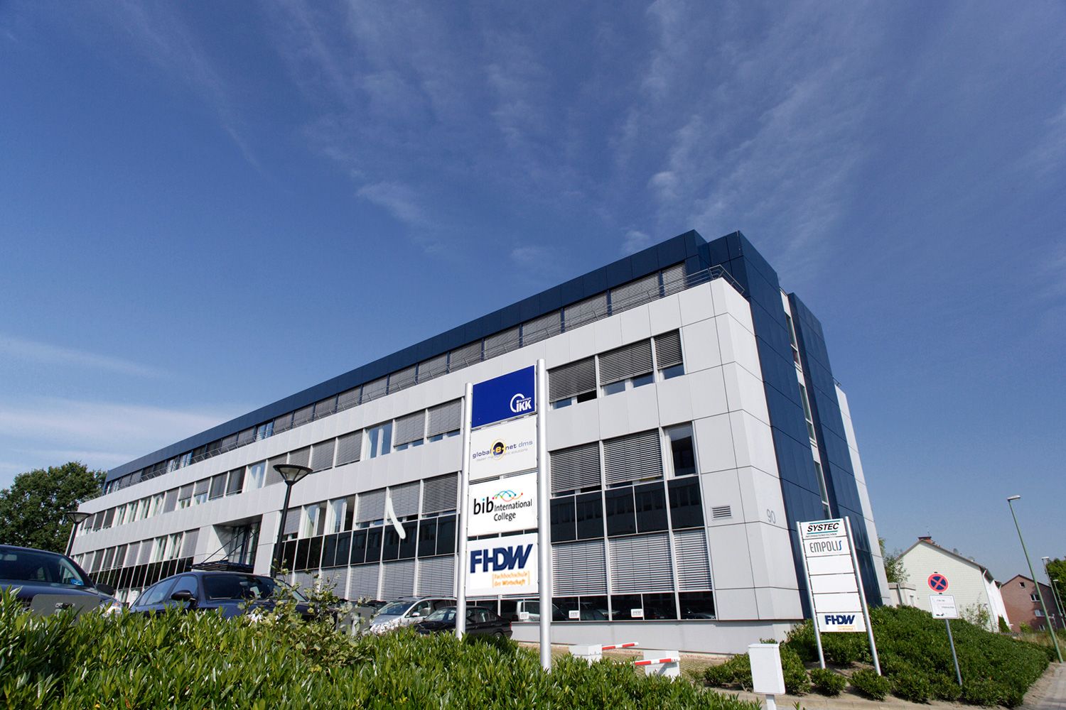 FHDW building in Bielefeld with the FHDW sign in the foreground