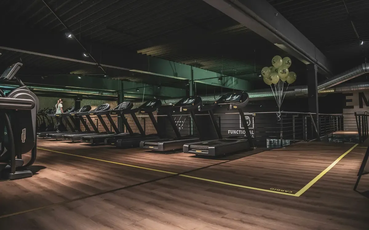 Hantelbereich im Fitnessstudio