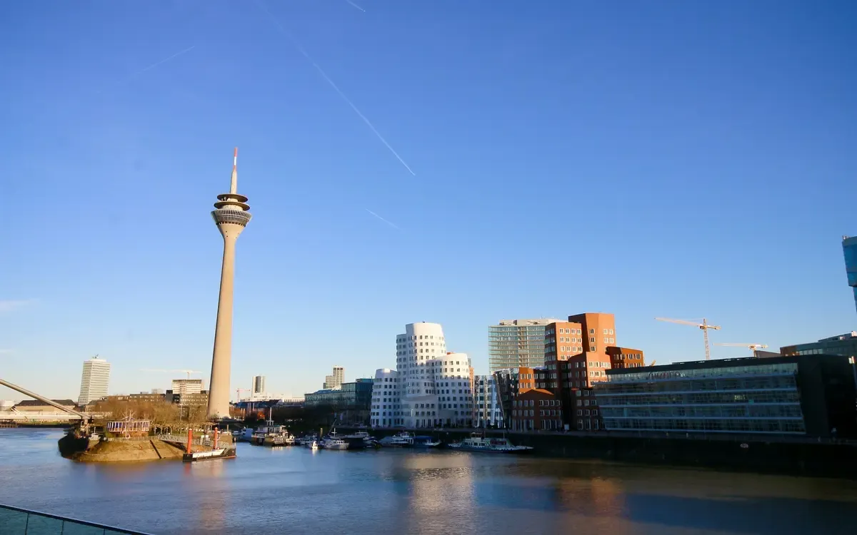 Rheinuferpromenade in Düsseldorf