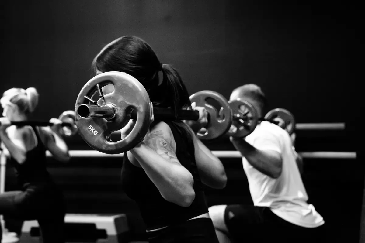 Trainer betreut das Workout