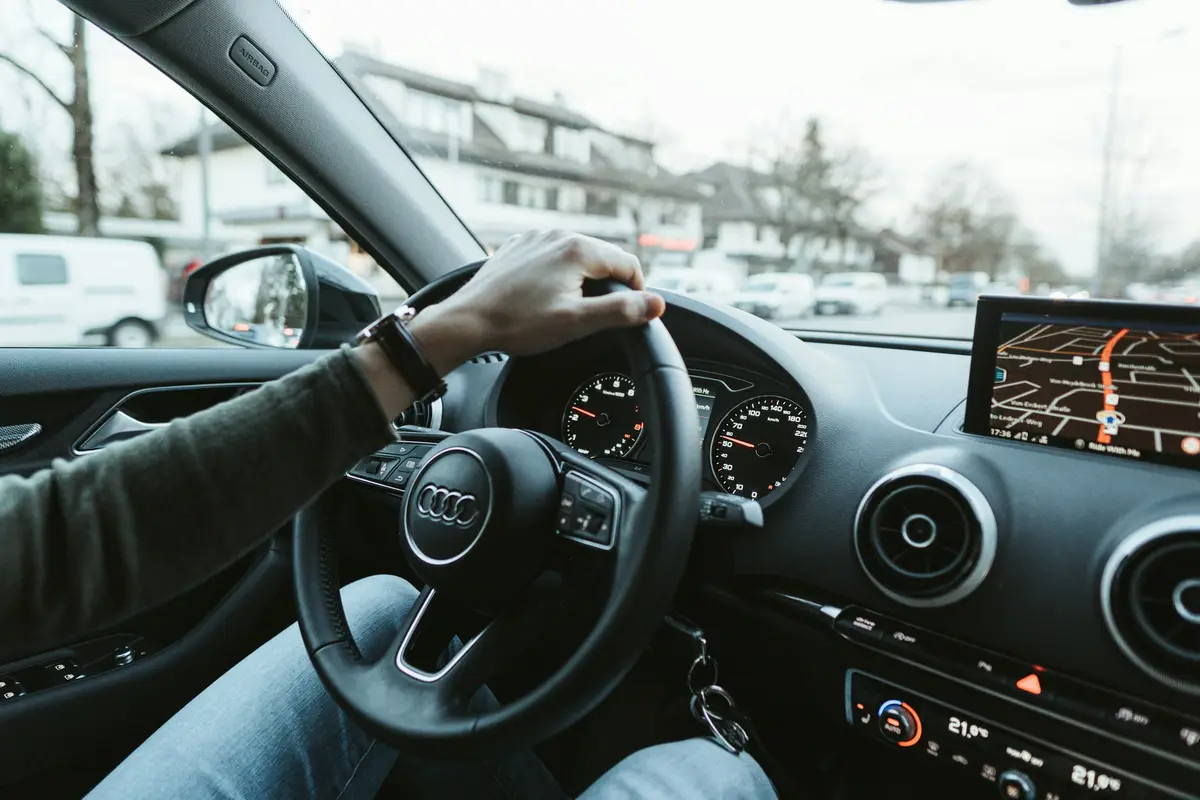Führerschein-Prüfung und Verkehrsschilder