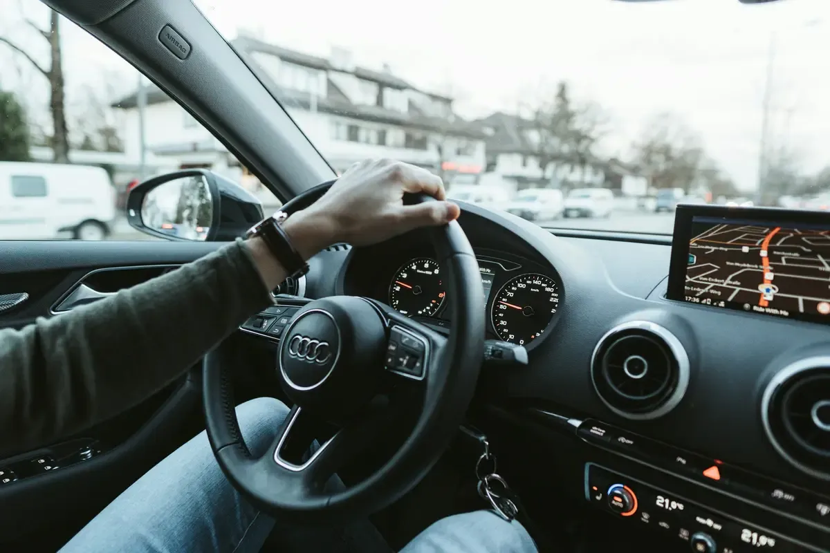 Führerschein-Prüfung und Verkehrsschilder